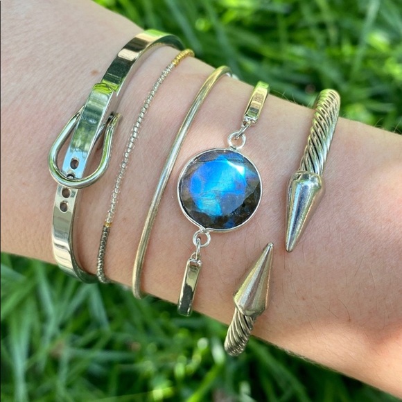 Estrella & Luna Jewelry - 1 Left! Brilliant Labradorite Crystal Bracelet